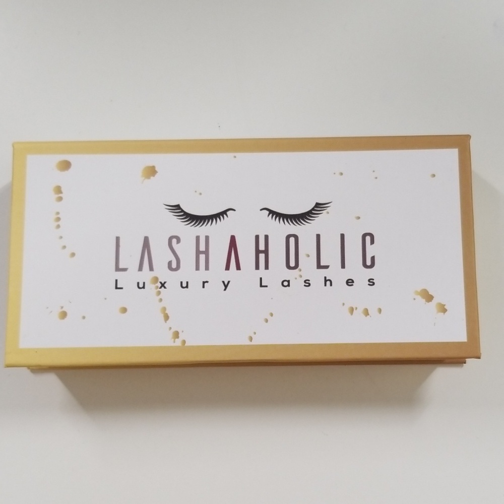Lashaholic luxury lashes - Instaglam